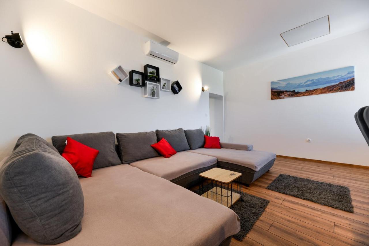 Holiday Home Skevini Dvori Стариград-Пакленица Экстерьер фото