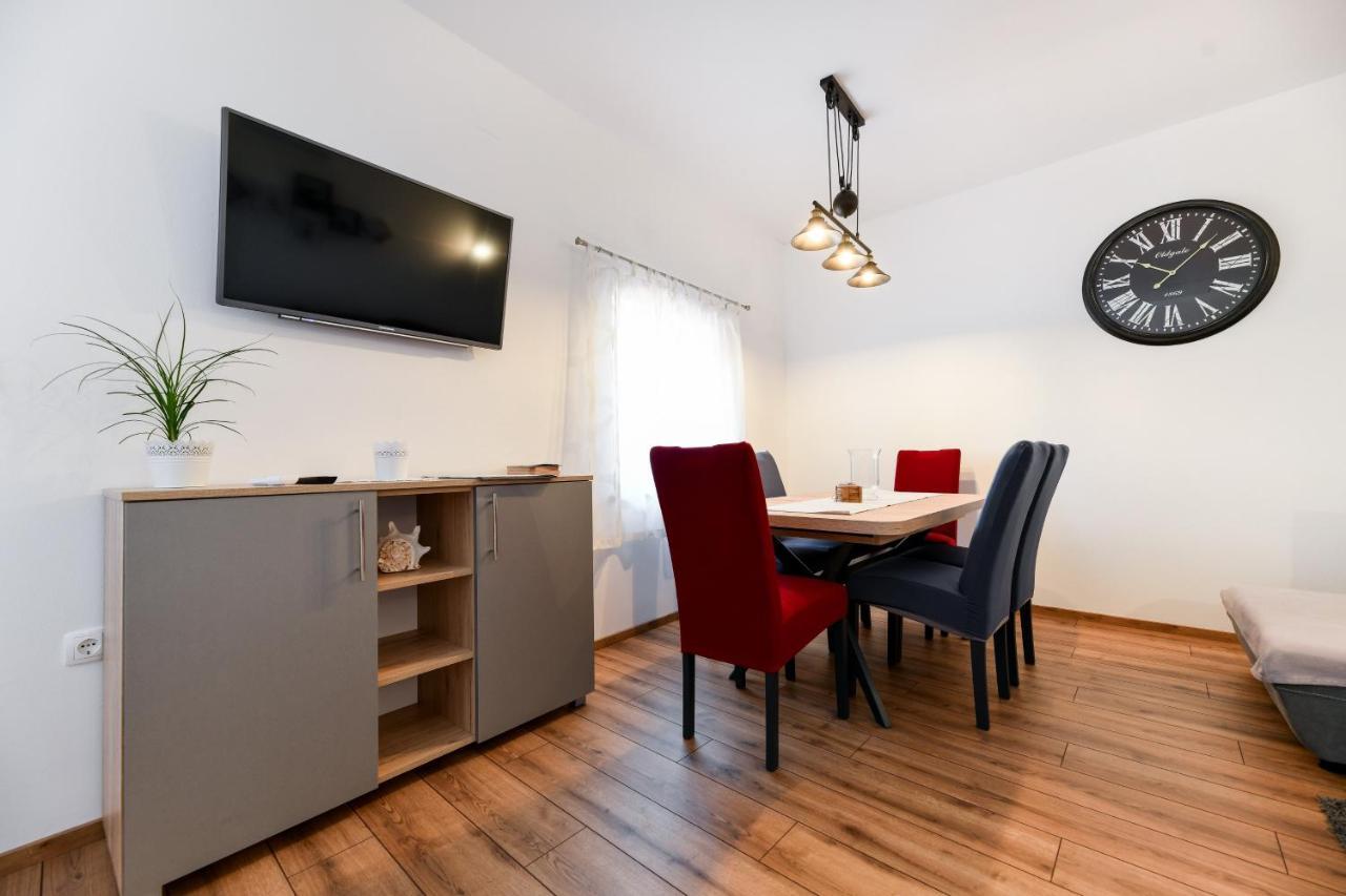 Holiday Home Skevini Dvori Стариград-Пакленица Экстерьер фото