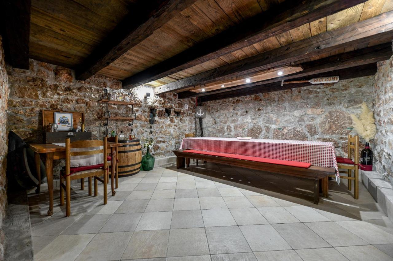 Holiday Home Skevini Dvori Стариград-Пакленица Экстерьер фото