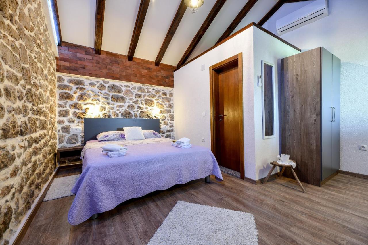Holiday Home Skevini Dvori Стариград-Пакленица Экстерьер фото